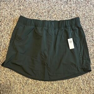 Old Navy Mid-Rise StretchTech Skort -- 3-inch inseam